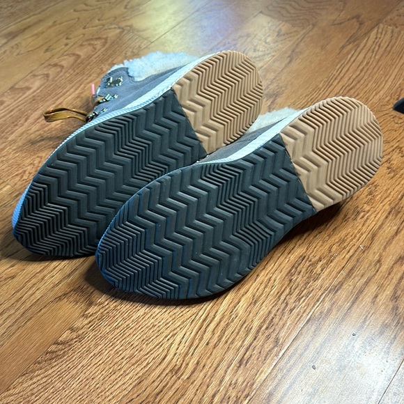 Sorel Boots - Picture 4 of 6